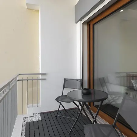 Mira Mar 2 - Near The By Hd Apartment
